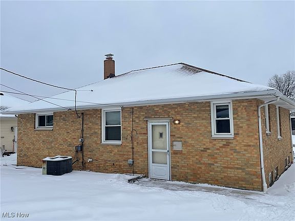 2nd image of 28984 Sherbrook Dr
