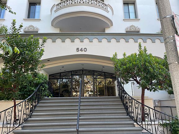 2nd image of 540 N Rossmore Ave APT 102
