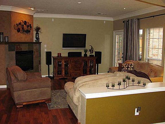 2nd image of 8101 Dogwood Ln