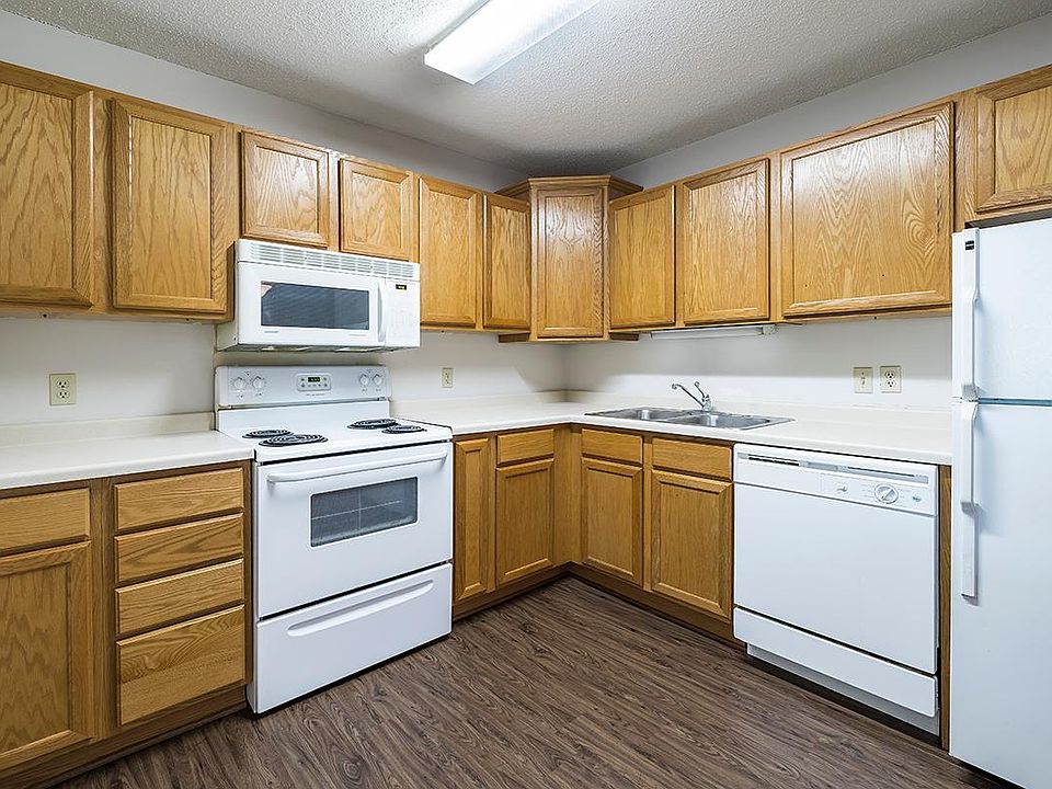 2nd image of 58 E 13th St #58