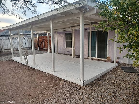 4th image of 1020 Sweeney Ave