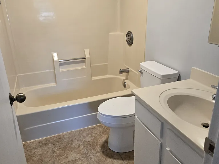 5015 Highland Dr — Photo 12