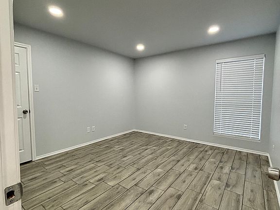 5th image of 8517 10th St