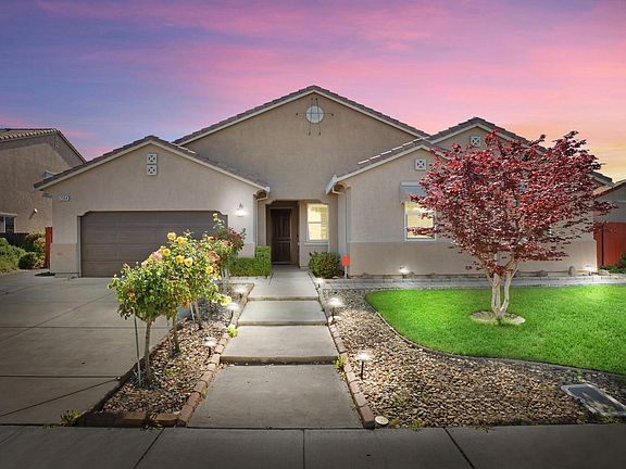5th image of 2364 Inyo Pl