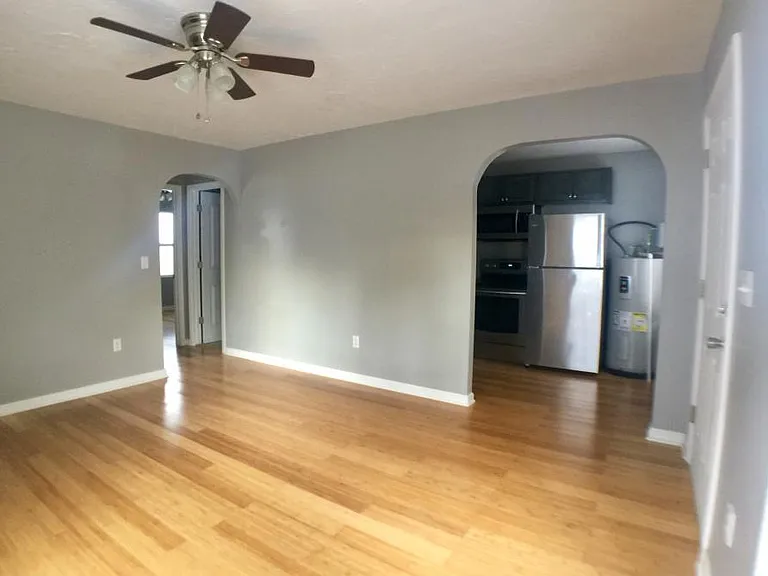 411 S Hill Ave #B — Photo 9