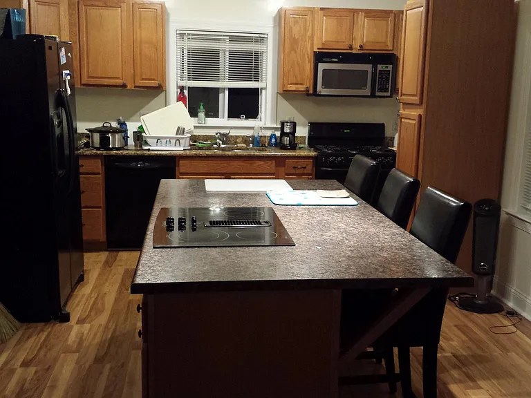 2601 Farmington Dr #5 — Photo 3