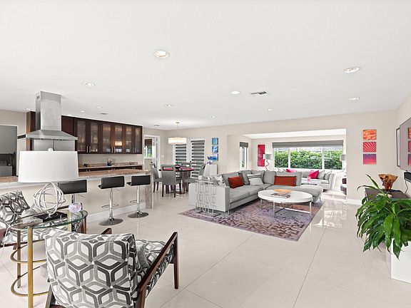 4th image of 4831 NE 13th Terrace