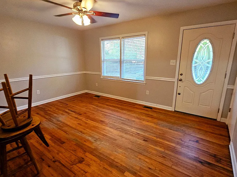 734 Jeffrey St — Photo 10