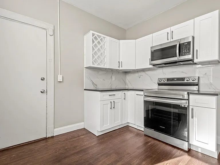 39 Robin Rd #304 — Photo 4