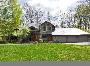 3 Woodhull Dr, Chester, NJ 07930