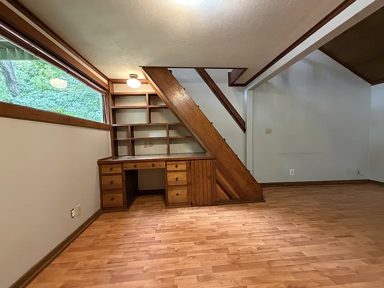 410 E Huntsville Rd #C — Photo 10