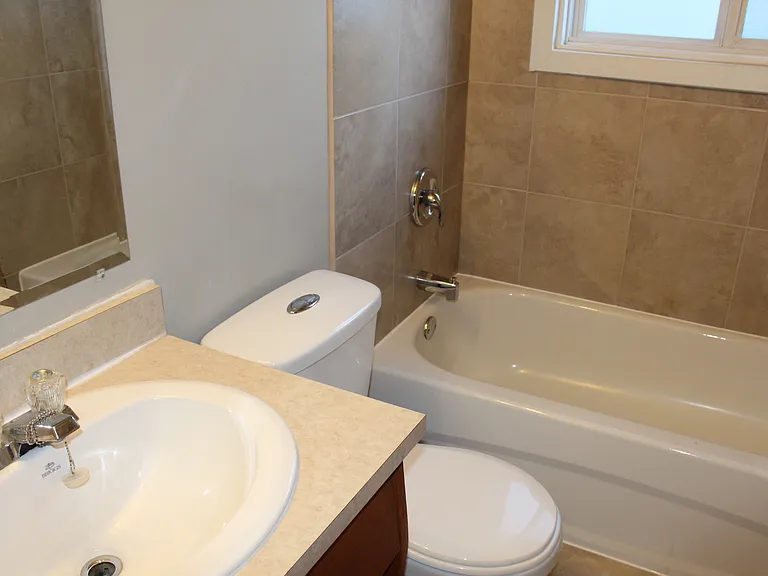 10741 108th St NW — Photo 5