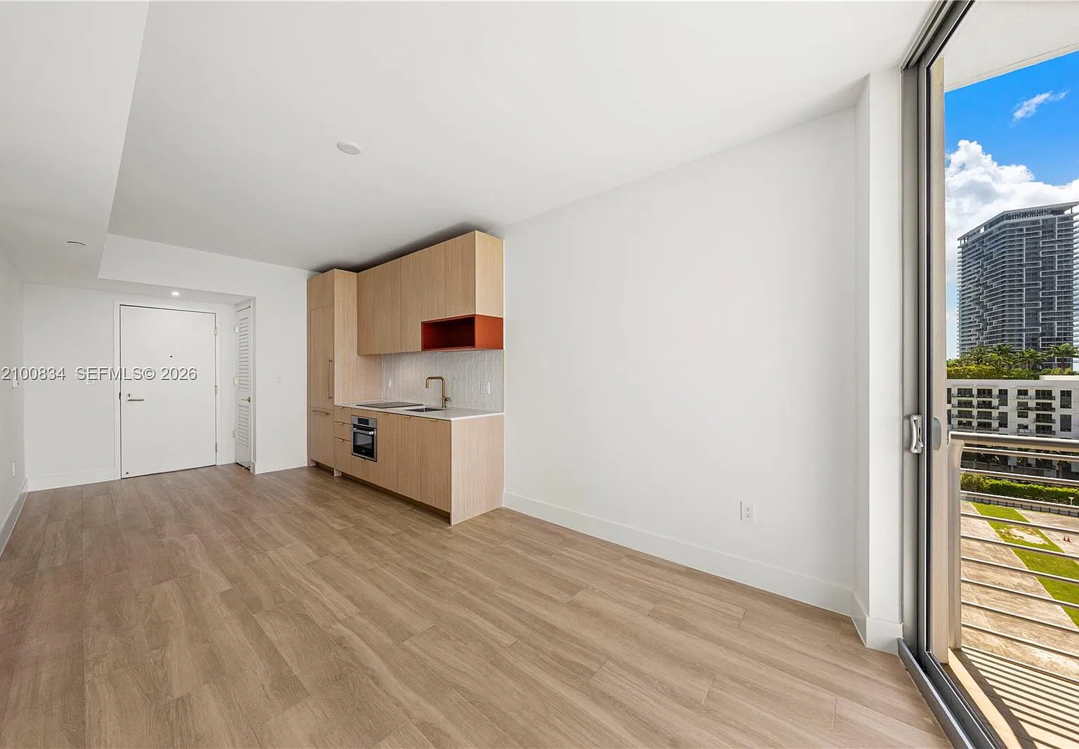 2 bed, 2.0 bath, $6,000 — Photo 2