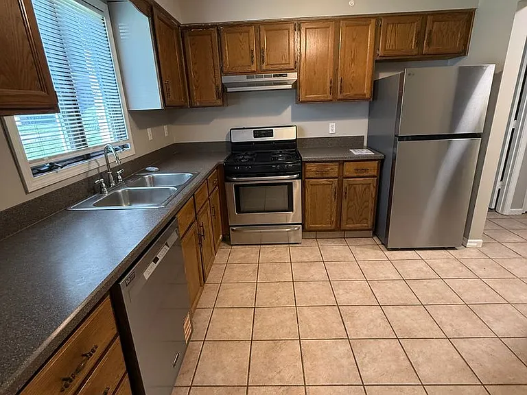 918 Pearson Cir #2 — Photo 5