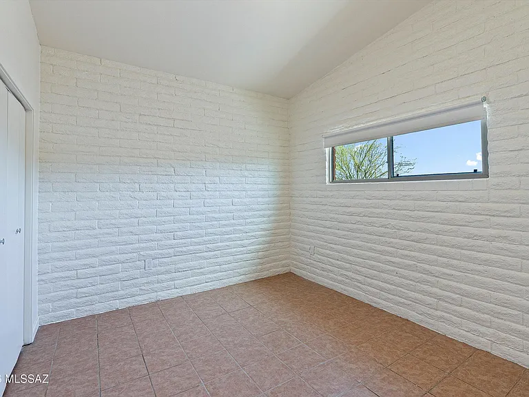 519 S Avenue D — Photo 26