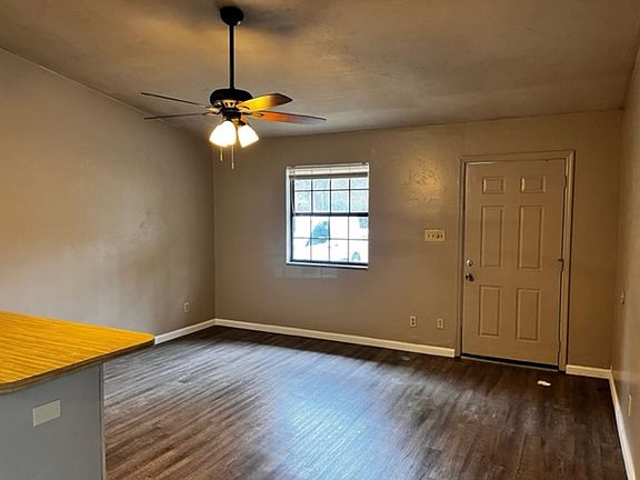 3rd image of 2023 Melrose Dr