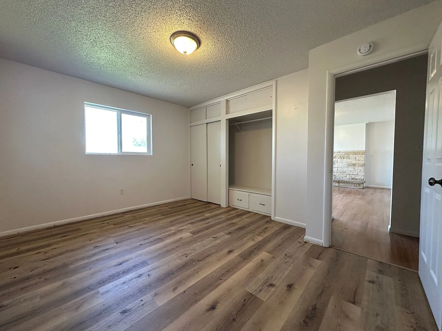 1320 - 1324 Walnut — Photo 4