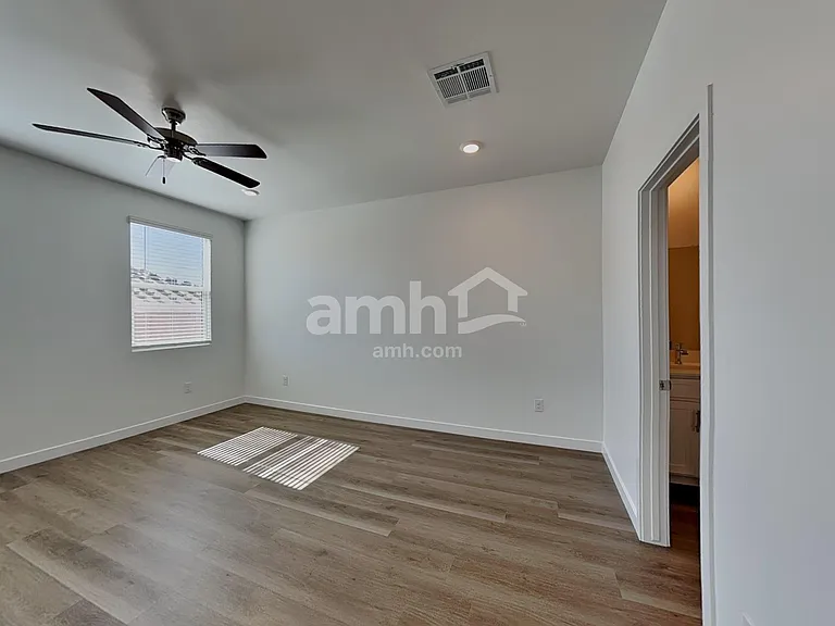 13121 N Mustang Crossing Rd — Photo 10
