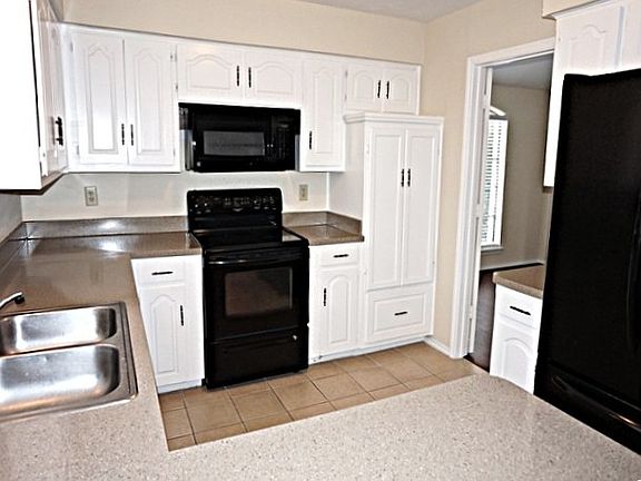2nd image of 6714 McCallum Blvd