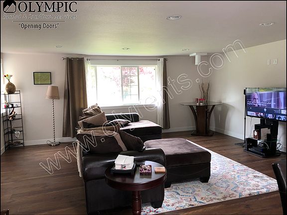 Living Room_05032019