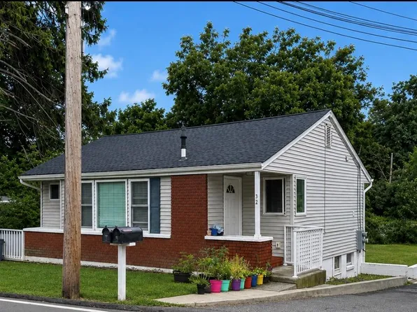 32 Tomkins Avenue, Stony Point, NY 10980