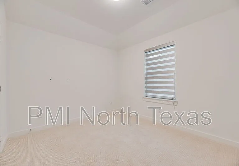 3926 Stars St — Photo 9