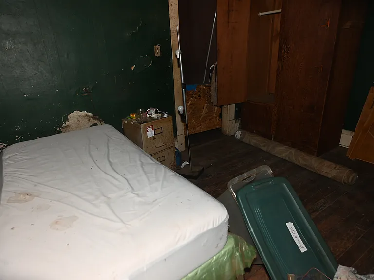 440 W Sawyer St — Photo 32
