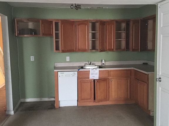 3rd image of 16 Monticello Ave