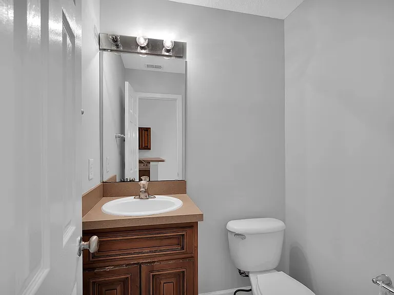 8305 Homeport Ct — Photo 10