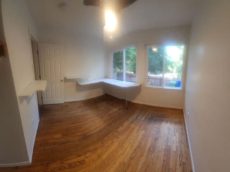 1690 Phillips Ln — Photo 9