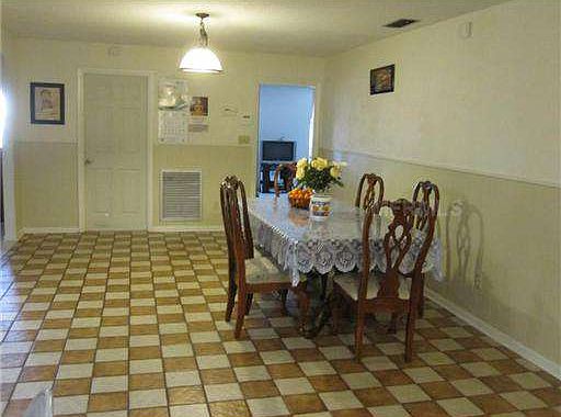 5th image of 2915 Carolina Ave