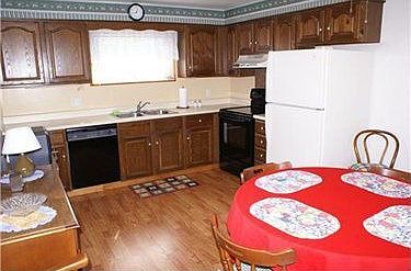5th image of 610 Hillcrest Dr