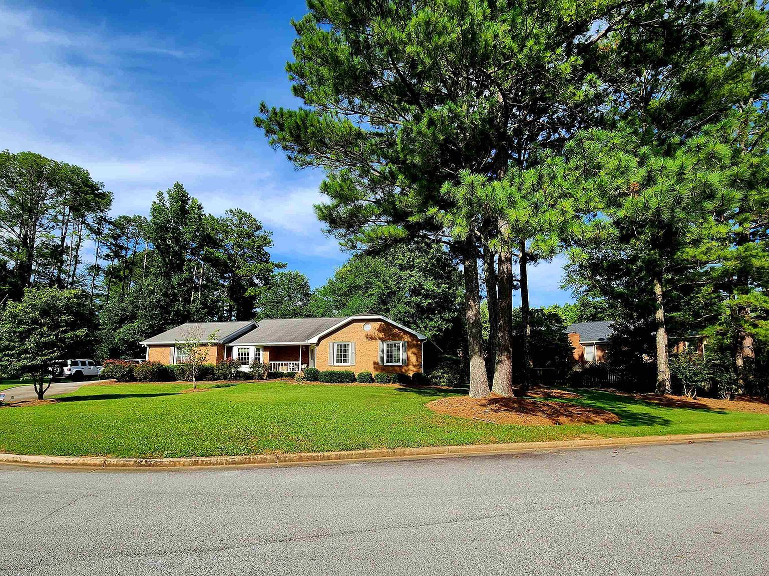 577 Saint Andrews Ct SE