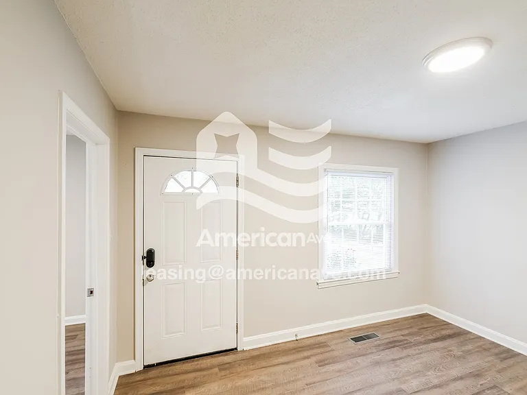 1852835_004_wm_-_living_room_13100604.jpg