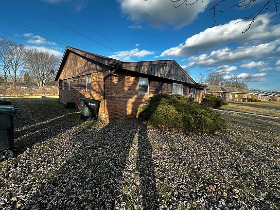 2nd image of 2704-2910 Cypress Dr #2812
