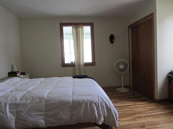 4th image of 717 N Tioga St
