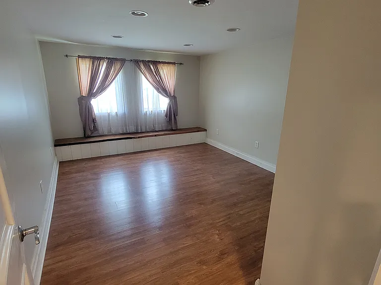 32 E Main St #A — Photo 8