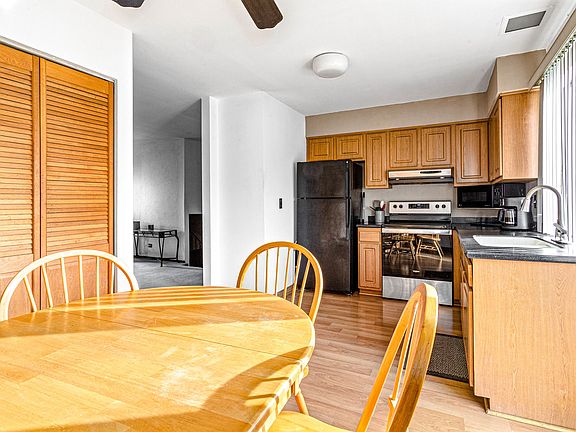 4th image of 267 Waterman Dr