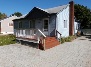 5414 Drayton Rd, Clarkston, MI 48346