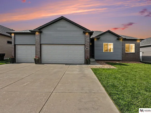 7331 Lilee Ln, Lincoln, NE 68516