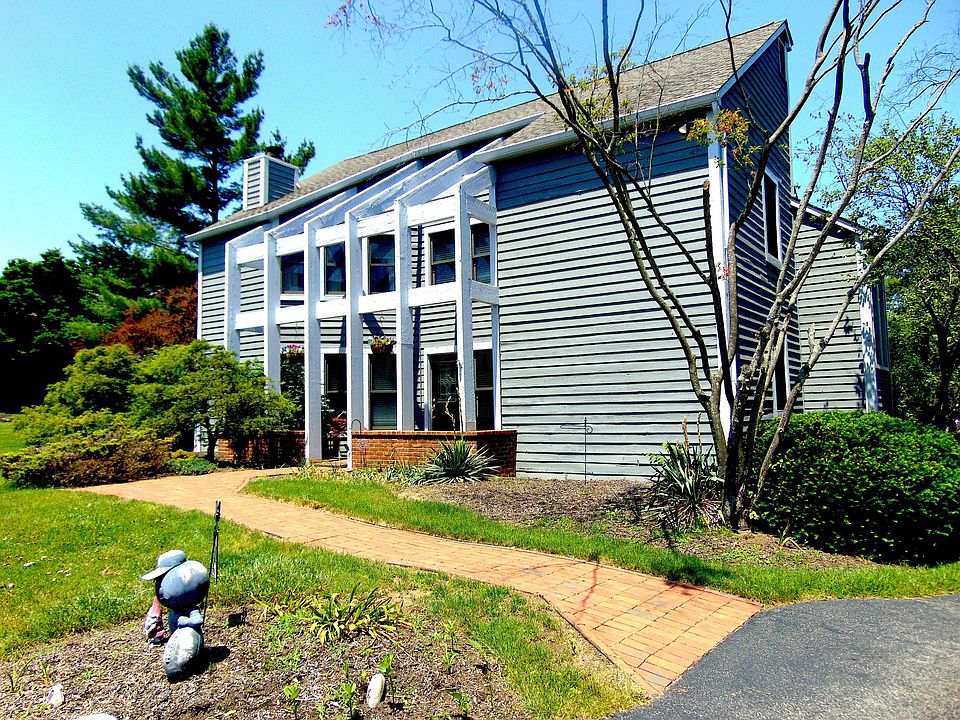 1st image of 5574 Dumfries Ct W