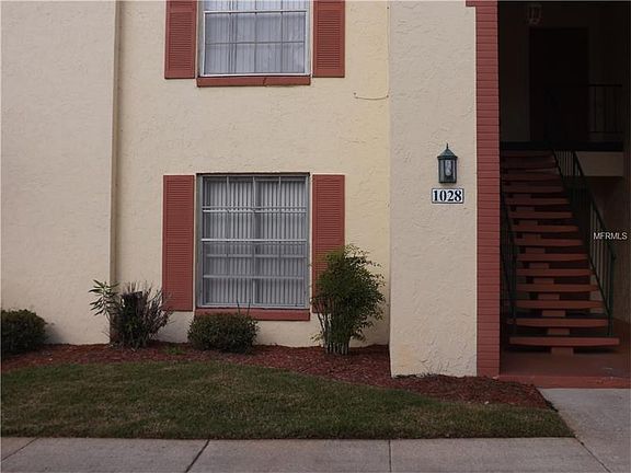2nd image of 1028 Plantation Dr APT C1