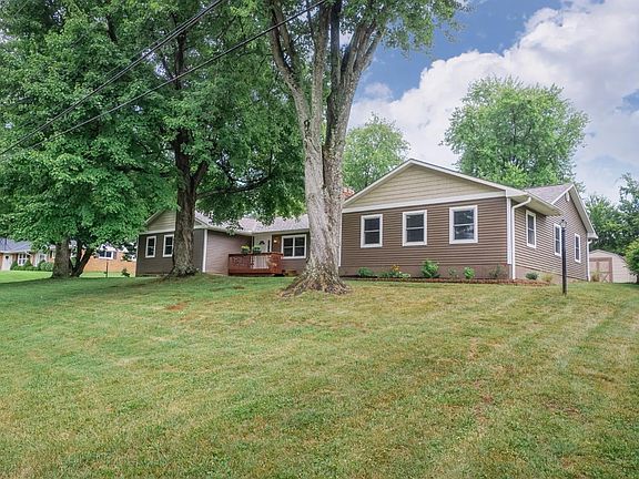 2nd image of 22 Oakcrest Dr