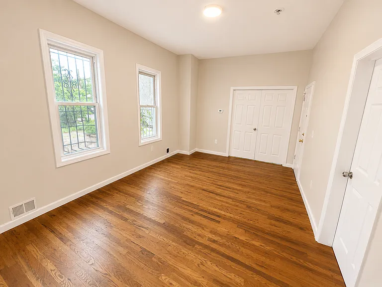 569 Hunterdon St #1 — Photo 6