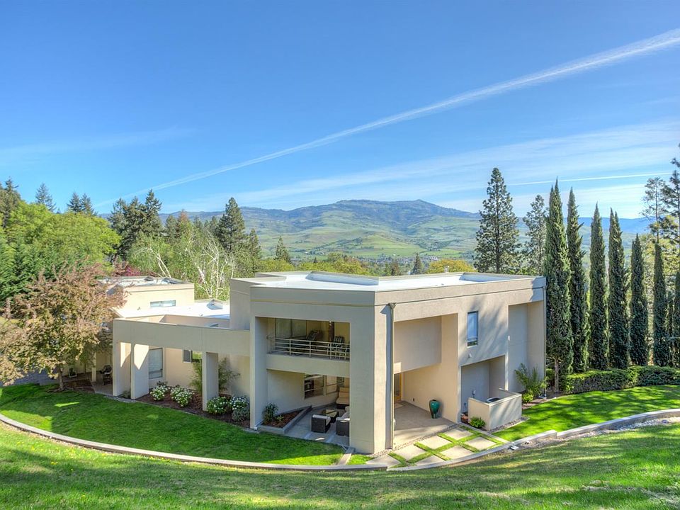 1st image of 29 Scenic Dr