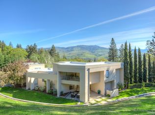 29 Scenic Dr, Ashland, OR