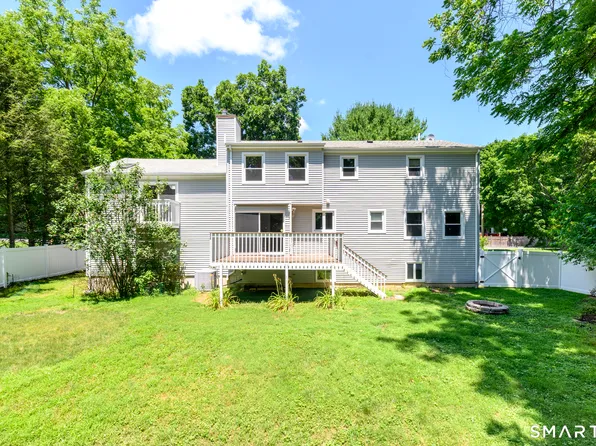 26 Marva Lane, Stamford, CT 06903