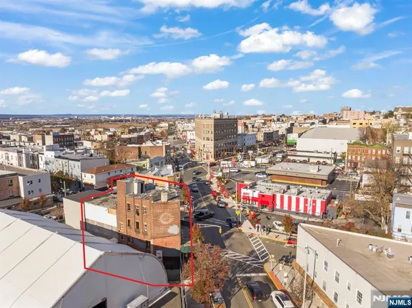 733-735 6th St, Union City, NJ 07087