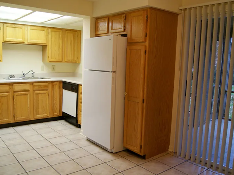 Eagle Landing Apartment Homes — Photo 10