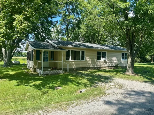 1 Bartlett Dr, Neoga, IL 62447